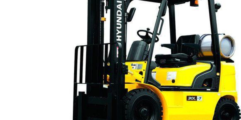 Empilhadeira de Combustão