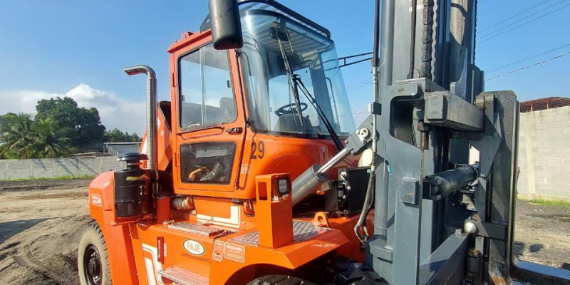 Preventiva em uma Empilhadeira de Combustão de 16 Ton Diesel