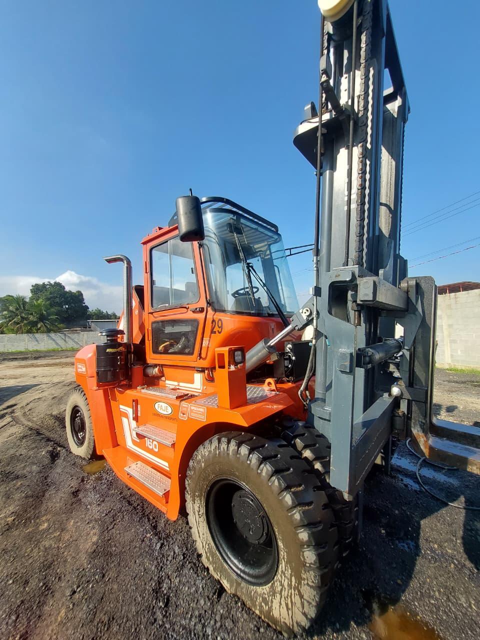 Preventiva em uma Empilhadeira de Combustão de 16 Ton Diesel